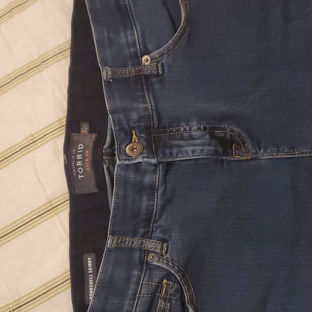 Torrid bombshell skinny dark wash jeans